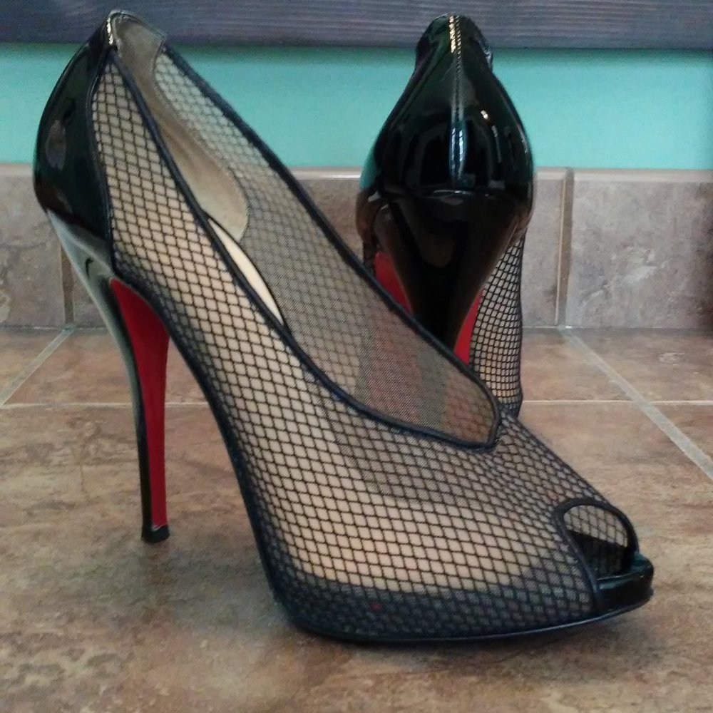 CHRISTIAN LOUBOUTIN “FETILO 120” PATENT CALF/FISHNET BK01 BLACK